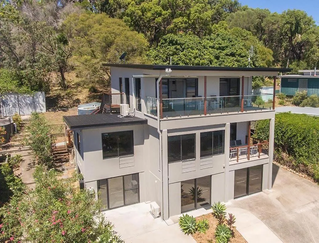 Sunset Beach House 1770 Level 2 Seventeen Seventy 0*,  Australia