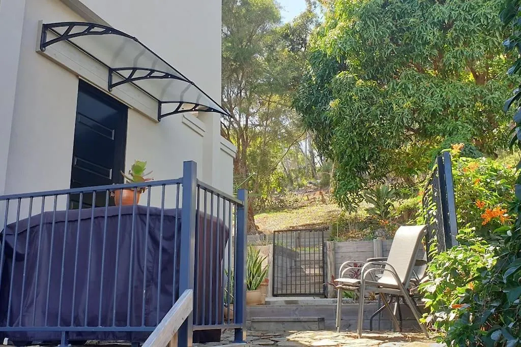 Sunset Beach House 1770 Level 2 Seventeen Seventy 0*,  Australia